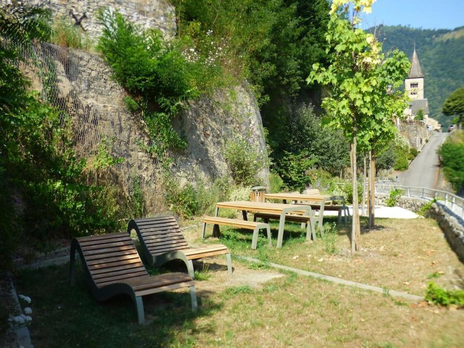 Maison Familiale Pour 8 Saint-Aventin Eksteriør billede